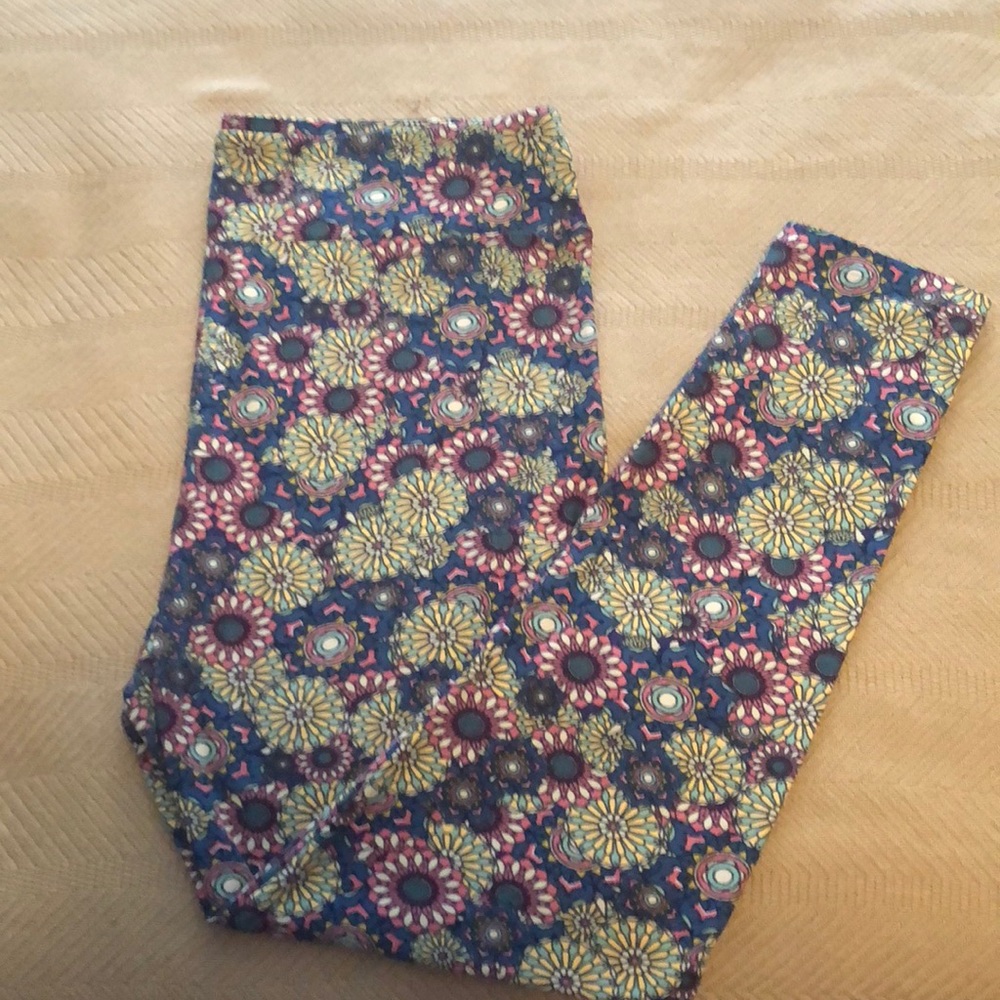 LuLa Roe TC2 leggings. NWOT